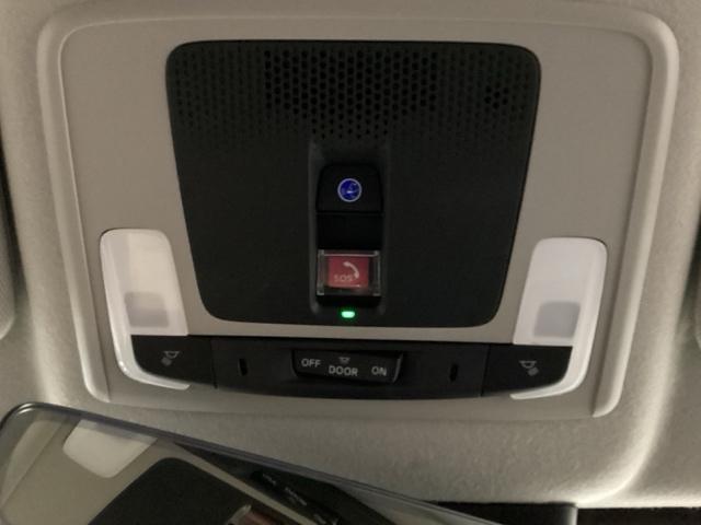 ヴェゼル ｅ：ＨＥＶＺ　リアカメラ　ドラレコ　ＥＴＣ　衝突回避支援ブレーキ機能　スマキ　Ｐトランク　フルオートエアコン　Ｄレコ　エアバッグ　両席エアバック　Ｒカメ　パワーウィンドウ　ＬＥＤランプ　クルーズＣ　ナビ＆ＴＶ（14枚目）
