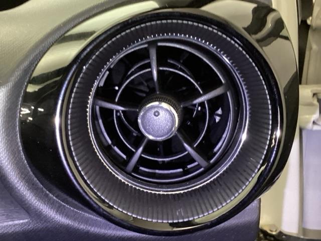 アクア クロスオーバー　リアカメラ　ＥＴＣ　ＥＣＯモード　Ｂカメラ　地デジ　エアコン　ＥＳＣ　キーフリー　ＤＶＤ再生可　パワーステアリング　パワーウィンドウ　ＡＢＳ　スマ－トキ－　前後ブレーキサポート　助手席エアバック（28枚目）
