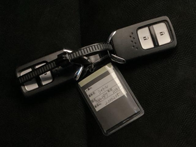 シャトル ハイブリッドＸホンダセンシング　メモリーナビ　ワンセグ　リアカメラ　ＥＴＣ　横滑抑制　リヤカメラ　スマ－トキ－　イモビ　ＴＶナビ　サイドエアバッグ　シートヒーター付き　キーレス　Ｗエアコン　ＤＶＤ再生機能　ＥＣＯＮ　クルコン　ＡＢＳ（20枚目）
