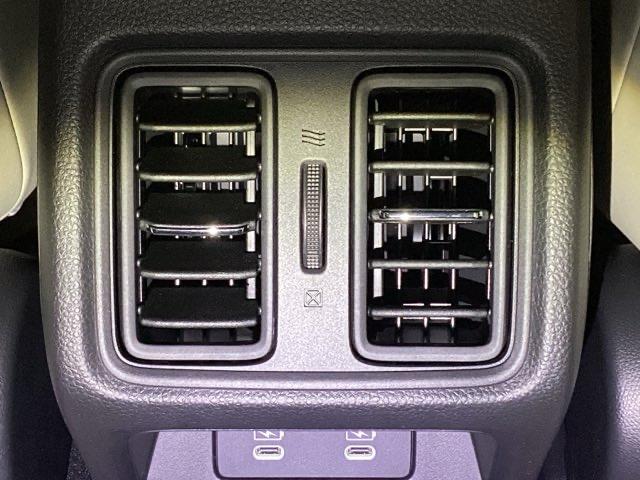 ヴェゼル e:HEVZ・PLaYパッケージ ドラレコ リアカメラ ETC オートクルーズコントロール アイドリングストップ LEDヘッド USB 電動テールゲート 衝突被害軽減システム リヤカメラ フルセグテレビ 横滑り防止装置 シートヒーター(14枚目)