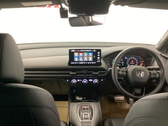 ＺＲ－Ｖ ｅ：ＨＥＶＺ特別仕様車ブラックスタイル　ドラレコ　リアカメラ　ＥＴＣ　アラウンドビューモニター　ＬＥＤヘッドランプ　スマ－トキ－　クルコン　ドライブレコーダー　シートヒーター　バックカメラ　盗難防止装置　ＥＳＣ　フルオートエアコン　ＡＢＳ（2枚目）