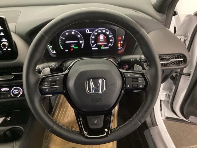 ＺＲ－Ｖ ｅ：ＨＥＶＺ特別仕様車ブラックスタイル　ドラレコ　リアカメラ　ＥＴＣ　アラウンドビューモニター　ＬＥＤヘッドランプ　スマ－トキ－　クルコン　ドライブレコーダー　シートヒーター　バックカメラ　盗難防止装置　ＥＳＣ　フルオートエアコン　ＡＢＳ（3枚目）