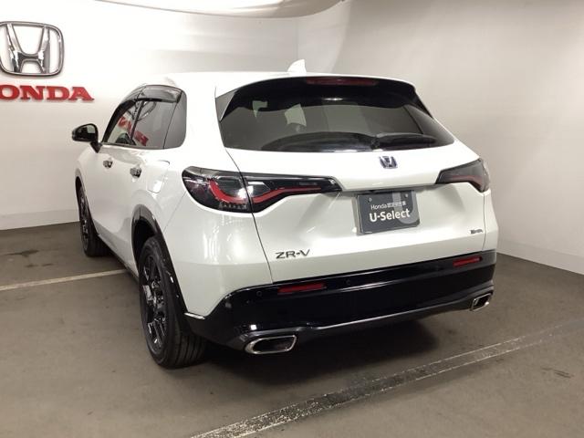 ＺＲ－Ｖ ｅ：ＨＥＶＺ特別仕様車ブラックスタイル　ドラレコ　リアカメラ　ＥＴＣ　アラウンドビューモニター　ＬＥＤヘッドランプ　スマ－トキ－　クルコン　ドライブレコーダー　シートヒーター　バックカメラ　盗難防止装置　ＥＳＣ　フルオートエアコン　ＡＢＳ（8枚目）