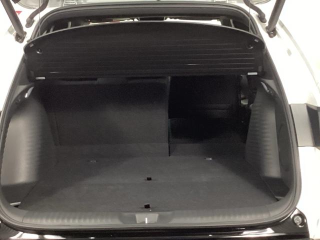 ＺＲ－Ｖ ｅ：ＨＥＶＺ特別仕様車ブラックスタイル　ドラレコ　リアカメラ　ＥＴＣ　アラウンドビューモニター　ＬＥＤヘッドランプ　スマ－トキ－　クルコン　ドライブレコーダー　シートヒーター　バックカメラ　盗難防止装置　ＥＳＣ　フルオートエアコン　ＡＢＳ（11枚目）