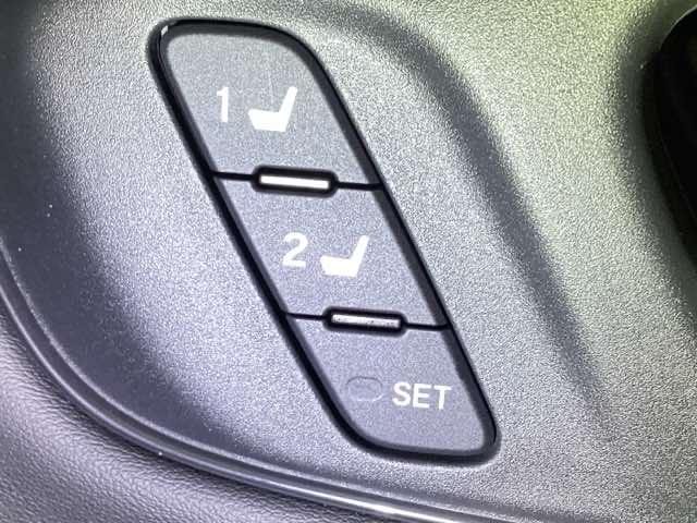 ＺＲ－Ｖ ｅ：ＨＥＶＺ特別仕様車ブラックスタイル　ドラレコ　リアカメラ　ＥＴＣ　アラウンドビューモニター　ＬＥＤヘッドランプ　スマ－トキ－　クルコン　ドライブレコーダー　シートヒーター　バックカメラ　盗難防止装置　ＥＳＣ　フルオートエアコン　ＡＢＳ（27枚目）