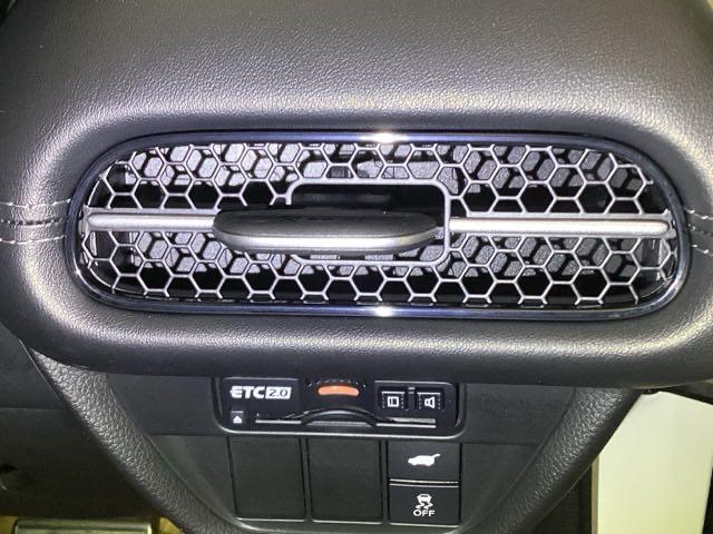 ＺＲ－Ｖ ｅ：ＨＥＶＺ特別仕様車ブラックスタイル　ドラレコ　リアカメラ　ＥＴＣ　アラウンドビューモニター　ＬＥＤヘッドランプ　スマ－トキ－　クルコン　ドライブレコーダー　シートヒーター　バックカメラ　盗難防止装置　ＥＳＣ　フルオートエアコン　ＡＢＳ（29枚目）