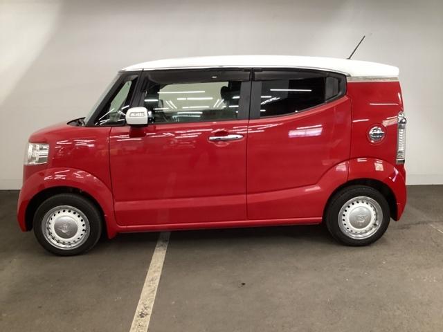 ルーフを低くし、リアドアをヒンジドアにすることでスタイリッシュなデザインになっております。