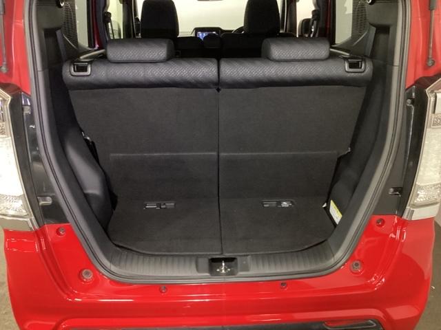 コンパクトボディーなのに、荷室はこんなに広々！たくさん荷物が積めますよ。