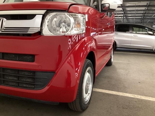 明るく消費電力も少ない【ディスチャージヘッドライト】。良好な視界を確保し走行中の安心感を高めてくれます。