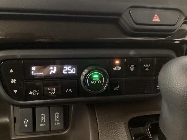 オートエアコンはこまめに温度調節するので、燃料の消費量をより少なくできます。シートヒーター付きなので寒い日も快適です。