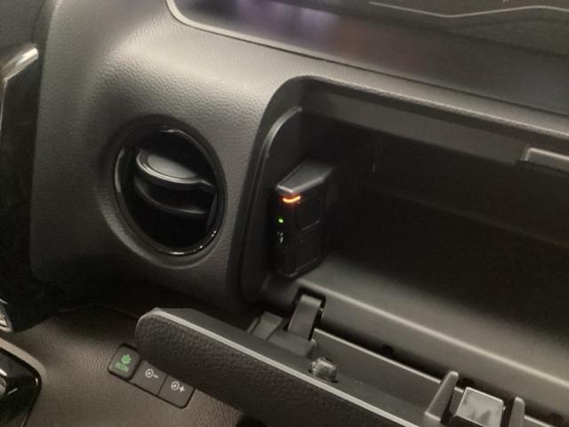 【ｅコンスイッチ】低燃費運転をサポートするＥＣＯＮモード。スイッチをＯＮすると、エンジンやトランスミッション、Ａ／Ｃなどを協調制御し、燃費の向上に貢献。エコドライブの効果を高めます。