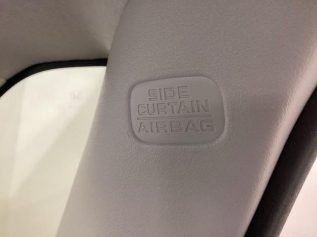 サイドエアバッグ、サイドカーテンエアバッグとのセットで、安心感を高めます。