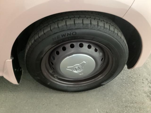 おしゃれは足元から、デザインのいいホイールキャップです。お手入れも簡単♪