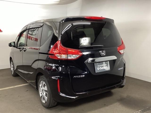 フリードハイブリッド ハイブリッド・Ｇホンダセンシング　メモリーナビ　ドラレコ　ＥＴＣ　軽減ブレーキ　キーフリーシステム　ＤＶＤ再生可能　ＥＣＯＮ　後カメラ　Ａクルーズ　地デジフルセグＴＶ　ＬＥＤヘッドランプ　ドライブレコーダ　パワーウインドウ　エアバッグ（8枚目）