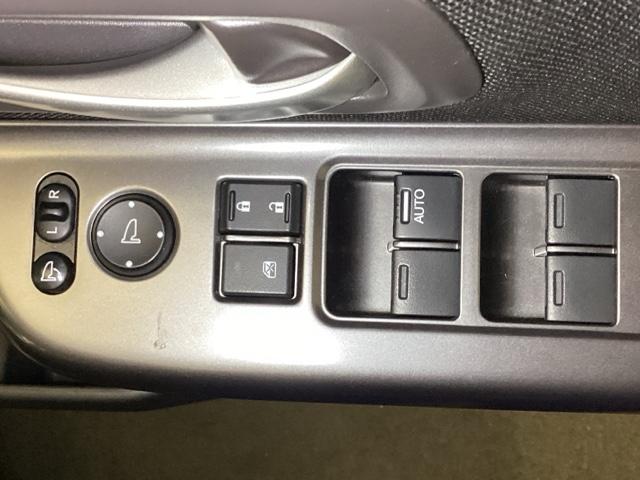 フリードハイブリッド ハイブリッド・Ｇホンダセンシング　メモリーナビ　ドラレコ　ＥＴＣ　軽減ブレーキ　キーフリーシステム　ＤＶＤ再生可能　ＥＣＯＮ　後カメラ　Ａクルーズ　地デジフルセグＴＶ　ＬＥＤヘッドランプ　ドライブレコーダ　パワーウインドウ　エアバッグ（28枚目）