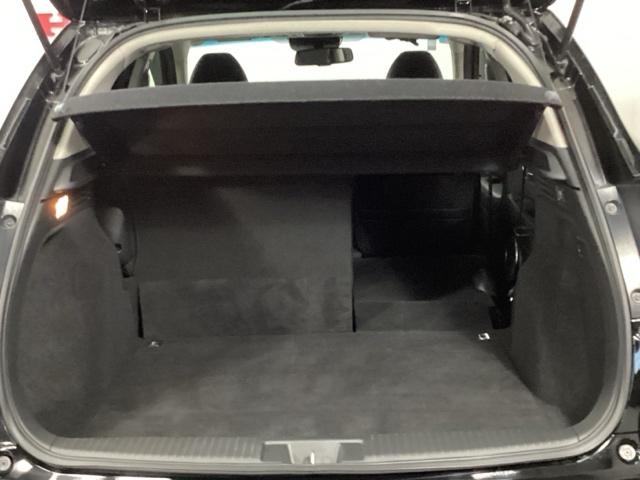 ヴェゼル ハイブリッドＺ・ホンダセンシング　メモリーナビ　リアカメラ　ＥＴＣ　ＤＶＤ再生機能　横滑り防止システム　バックアイカメラ　盗難防止装置　フルセ　シートヒーター付　スマ－トキ－　ＥＣＯモード　パワーウィンド　ＬＥＤライト　ナビ＆ＴＶ（11枚目）