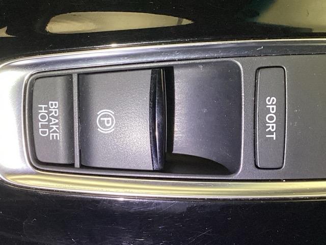 ヴェゼル ハイブリッドＺ・ホンダセンシング　メモリーナビ　リアカメラ　ＥＴＣ　ＤＶＤ再生機能　横滑り防止システム　バックアイカメラ　盗難防止装置　フルセ　シートヒーター付　スマ－トキ－　ＥＣＯモード　パワーウィンド　ＬＥＤライト　ナビ＆ＴＶ（35枚目）