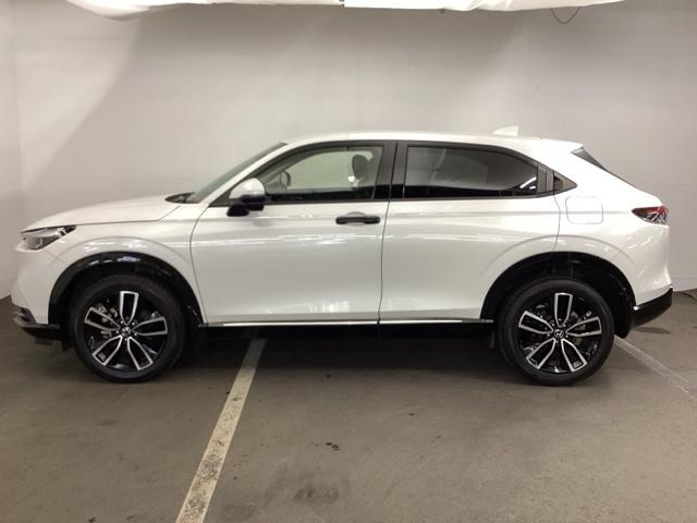 ヴェゼル ｅ：ＨＥＶＺ　メモリーナビ　ＥＴＣ　リアカメラ　衝突回避支援ブレーキ機能　パノラミックビューモニター　スマキ　フルオートエアコン　エアバッグ　両席エアバック　Ｒカメ　パワーウィンドウ　ＬＥＤランプ　クルーズＣ（7枚目）