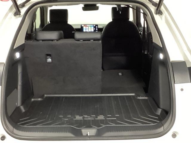 ヴェゼル ｅ：ＨＥＶＺ　メモリーナビ　ＥＴＣ　リアカメラ　衝突回避支援ブレーキ機能　パノラミックビューモニター　スマキ　フルオートエアコン　エアバッグ　両席エアバック　Ｒカメ　パワーウィンドウ　ＬＥＤランプ　クルーズＣ（11枚目）