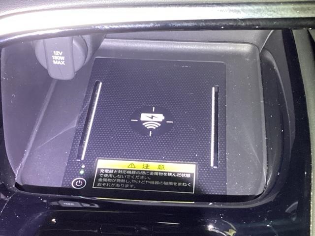 ヴェゼル ｅ：ＨＥＶＺ　メモリーナビ　ＥＴＣ　リアカメラ　衝突回避支援ブレーキ機能　パノラミックビューモニター　スマキ　フルオートエアコン　エアバッグ　両席エアバック　Ｒカメ　パワーウィンドウ　ＬＥＤランプ　クルーズＣ（21枚目）