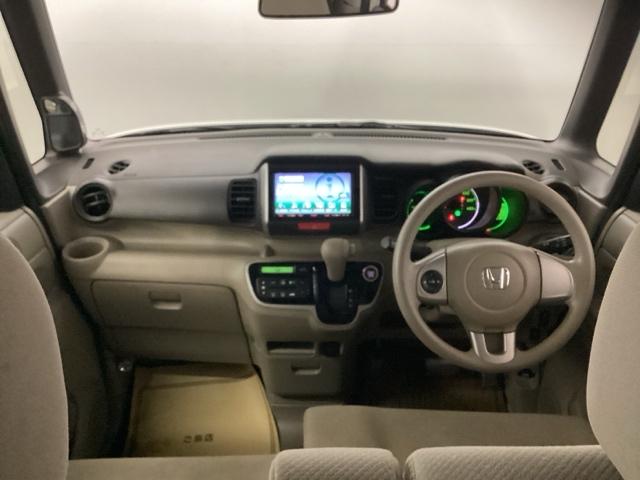 N-BOX G・Lパッケージ メモリーナビ DVD CD I-STOP ベンチ席 全席PW ナビテレビ 1セグ AAC 横滑り防止 スマートキー ABS キーレスE パワーステアリング 片側電動両側スライドドア 運転席エアバッグ(2枚目)