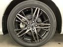 足元がスポーティでオシャレなアルミホイール。