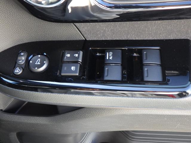 N-BOXカスタム L サイドエアバッグ Aストップ シートヒータ 点検記録簿 キーフリーシステム LEDライト リアカメ クルーズコントロール AC スマキー 横滑り防止 パワーステアリング USB ABS エアバッグ(10枚目)