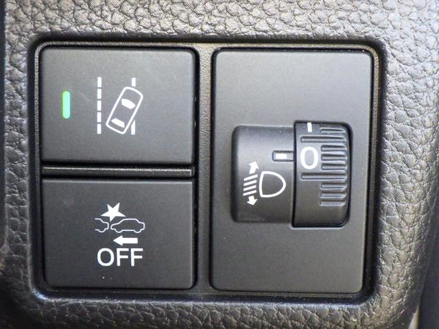 N-BOXカスタム L サイドエアバッグ Aストップ シートヒータ 点検記録簿 キーフリーシステム LEDライト リアカメ クルーズコントロール AC スマキー 横滑り防止 パワーステアリング USB ABS エアバッグ(13枚目)