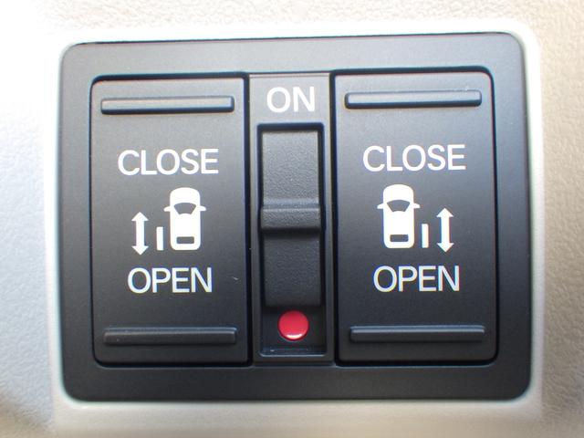 N-BOX ファッションスタイル スマートキ USBポート LEDランプ ETC バックモニター サイドカーテンエアバック ドライブレコーダー クルコン パワーステアリング フルオートエアコン VSA エアバッグ(10枚目)