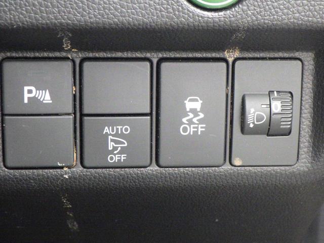 フィット 13G・Fパッケージ DVD再生可能 スマ-トキ- 記録簿有り VSA ETC付き 助手席エアバッグ Rカメラ オートエアコン エアバック PS キ-フリ- 1セグ PW ABS アイドリングSTOP(9枚目)