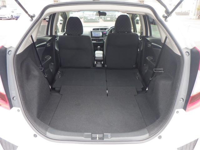 フィット 13G・Fパッケージ DVD再生可能 スマ-トキ- 記録簿有り VSA ETC付き 助手席エアバッグ Rカメラ オートエアコン エアバック PS キ-フリ- 1セグ PW ABS アイドリングSTOP(17枚目)