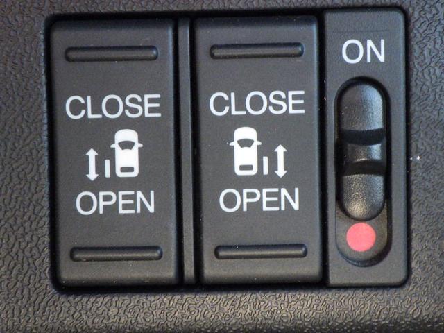 ステップワゴンスパーダ スパーダ・クールスピリットホンダセンシング　サイドエアバック　スマートキ　左右電動スライドドア　バックモニタ　Ｗエアコン　地ＴＶ　ナビ＆ＴＶ　三列シート　ＵＳＢ　助手席エアバッグ　ＡＡＣ　ターボ車（9枚目）