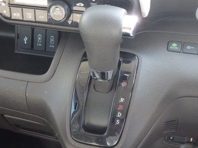 Ｎ－ＢＯＸ ＥＸ・ターボ　サイドエアバック　Ｒカメラ　ターボ車　ＬＥＤライト　ＥＴＣ　クルーズコントロール　ＤＶＤ　両側ＰＳＤ　ＵＳＢ　地デジ　エアバッグ　シートヒーター　スマートキー（13枚目）