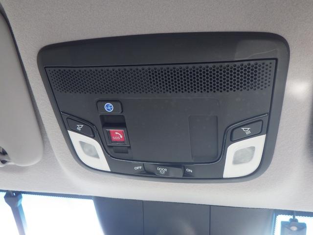 フィット ｅ：ＨＥＶクロスター　フルオートエアコン　整備記録簿　ＬＥＤランプ　エアバッグ　サイドエアバック　地デジ　オートクルーズコントロール　ＶＳＡ　ＥＴＣ　バックカメラ　ＵＳＢ　ＤＶＤ再生可能　ドラレコ付き（6枚目）