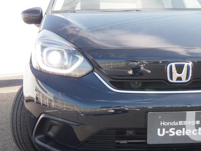 フィット ｅ：ＨＥＶホーム　助手席エアバッグ　運転席エアバッグ　アイドリングストップ　ＬＥＤライト　ＵＳＢ接続　バックカメラ　ＡＢＳ　サイドエアバッグ　オートクルーズコントロール　フルセグＴＶ　スマートキー（2枚目）