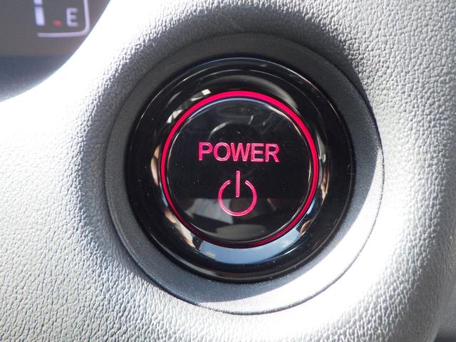 フィット ｅ：ＨＥＶホーム　助手席エアバッグ　運転席エアバッグ　アイドリングストップ　ＬＥＤライト　ＵＳＢ接続　バックカメラ　ＡＢＳ　サイドエアバッグ　オートクルーズコントロール　フルセグＴＶ　スマートキー（5枚目）