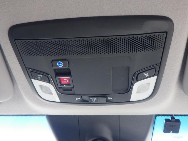 フィット ｅ：ＨＥＶホーム　助手席エアバッグ　運転席エアバッグ　アイドリングストップ　ＬＥＤライト　ＵＳＢ接続　バックカメラ　ＡＢＳ　サイドエアバッグ　オートクルーズコントロール　フルセグＴＶ　スマートキー（6枚目）