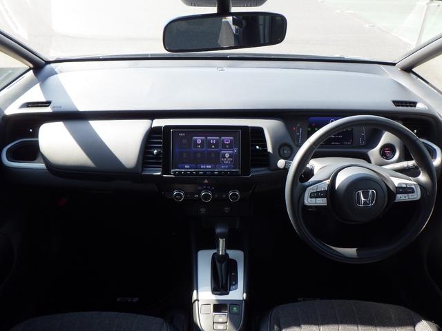 フィット ｅ：ＨＥＶホーム　助手席エアバッグ　運転席エアバッグ　アイドリングストップ　ＬＥＤライト　ＵＳＢ接続　バックカメラ　ＡＢＳ　サイドエアバッグ　オートクルーズコントロール　フルセグＴＶ　スマートキー（14枚目）