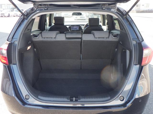 フィット ｅ：ＨＥＶホーム　助手席エアバッグ　運転席エアバッグ　アイドリングストップ　ＬＥＤライト　ＵＳＢ接続　バックカメラ　ＡＢＳ　サイドエアバッグ　オートクルーズコントロール　フルセグＴＶ　スマートキー（18枚目）