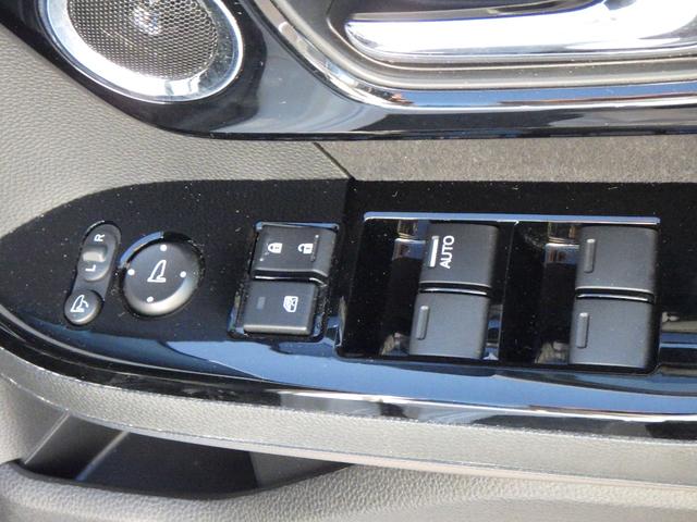 N-BOXカスタム L サイドエアバッグ ナビTV Aストップ シートヒータ 点検記録簿 キーフリーシステム LEDライト リアカメ クルーズコントロール AC DVD視聴可能 スマキー 横滑り防止 フルセグTV USB(16枚目)