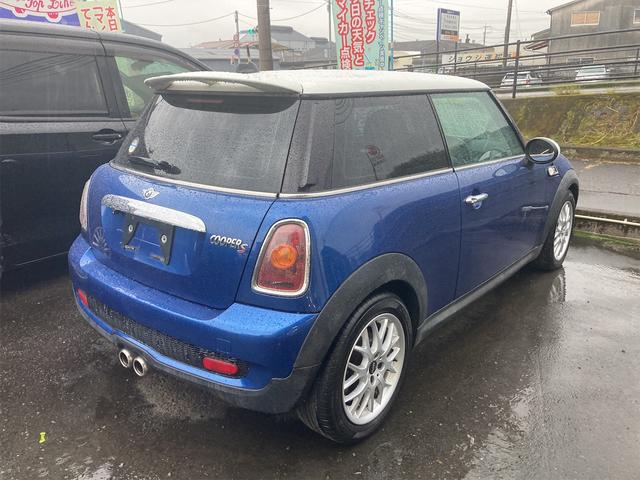 ＭＩＮＩ クーパーＳ　バックカメラ　ナビ　ＴＶ　アルミホイール　ＨＩＤ　キーレスエントリー　電動格納ミラー　ＡＴ　盗難防止システム　ＡＢＳ　ＣＤ　Ｂｌｕｅｔｏｏｔｈ　エアコン　パワーステアリング　パワーウィンドウ（15枚目）