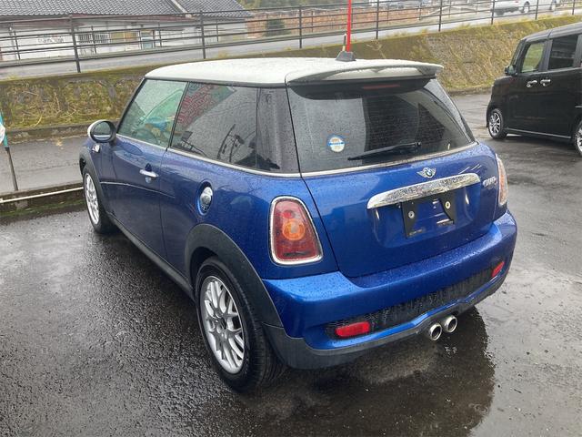 ＭＩＮＩ クーパーＳ　バックカメラ　ナビ　ＴＶ　アルミホイール　ＨＩＤ　キーレスエントリー　電動格納ミラー　ＡＴ　盗難防止システム　ＡＢＳ　ＣＤ　Ｂｌｕｅｔｏｏｔｈ　エアコン　パワーステアリング　パワーウィンドウ（17枚目）