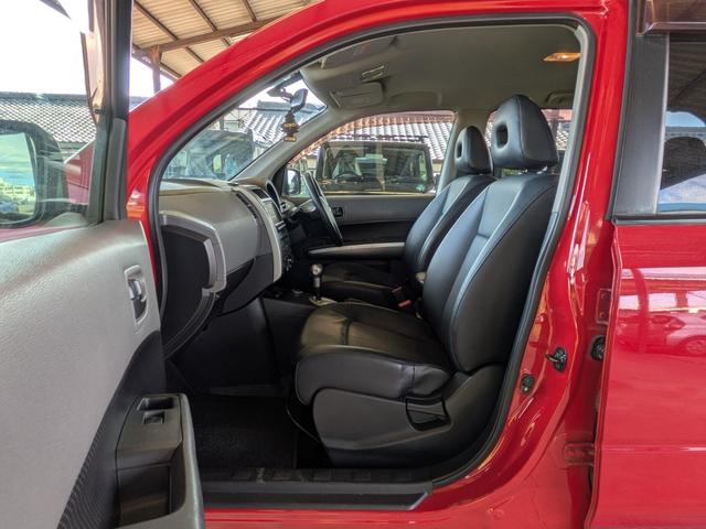 エクストレイル ２０Ｓ　パートタイム４ＷＤ　ＨＩＤライト　スマートキー　ルーフキャリア　オールテレーンタイヤ（9枚目）