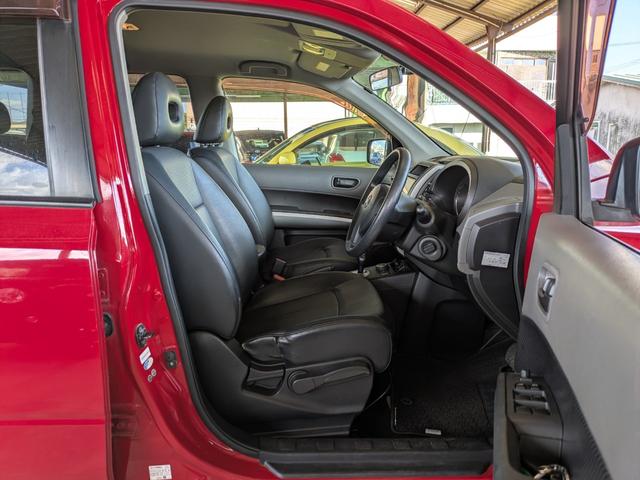 エクストレイル ２０Ｓ　パートタイム４ＷＤ　ＨＩＤライト　スマートキー　ルーフキャリア　オールテレーンタイヤ（11枚目）