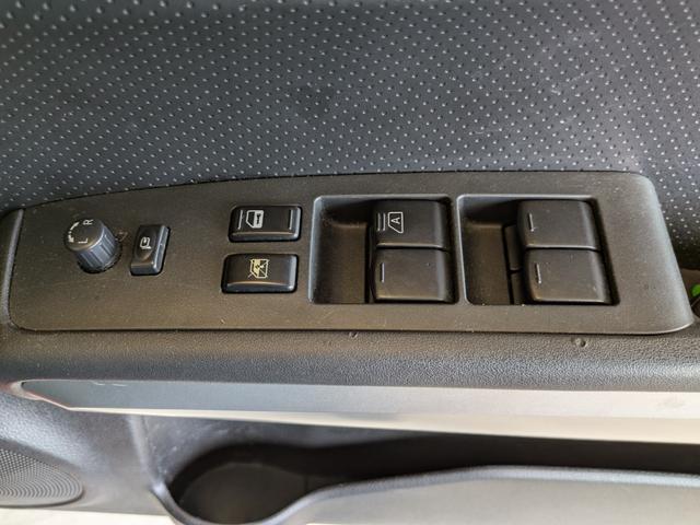 エクストレイル ２０Ｓ　パートタイム４ＷＤ　ＨＩＤライト　スマートキー　ルーフキャリア　オールテレーンタイヤ（23枚目）