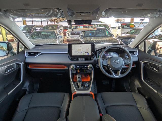 RAV4 ハイブリッドアドベンチャー 10.5インチナビ&パノラミックビューモニター フルセグTV デジタルインナーミラー ハンズフリーパワーバックドア 前席ベンチレーション ステアリングヒーター セーフティセンス(4枚目)