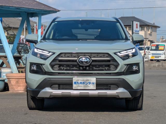 RAV4 ハイブリッドアドベンチャー 10.5インチナビ&パノラミックビューモニター フルセグTV デジタルインナーミラー ハンズフリーパワーバックドア 前席ベンチレーション ステアリングヒーター セーフティセンス(5枚目)