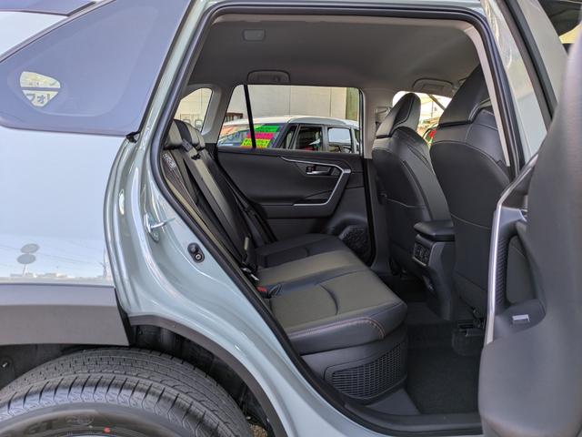 RAV4 ハイブリッドアドベンチャー 10.5インチナビ&パノラミックビューモニター フルセグTV デジタルインナーミラー ハンズフリーパワーバックドア 前席ベンチレーション ステアリングヒーター セーフティセンス(16枚目)