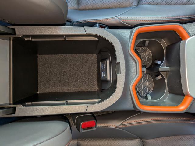 RAV4 ハイブリッドアドベンチャー 10.5インチナビ&パノラミックビューモニター フルセグTV デジタルインナーミラー ハンズフリーパワーバックドア 前席ベンチレーション ステアリングヒーター セーフティセンス(72枚目)