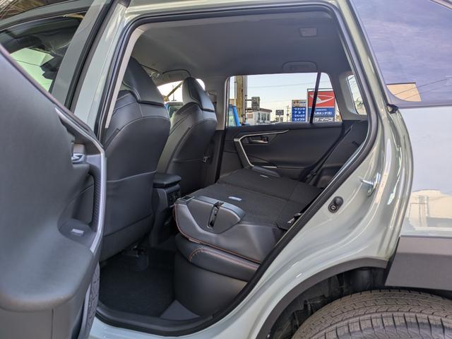 RAV4 ハイブリッドアドベンチャー 10.5インチナビ&パノラミックビューモニター フルセグTV デジタルインナーミラー ハンズフリーパワーバックドア 前席ベンチレーション ステアリングヒーター セーフティセンス(79枚目)